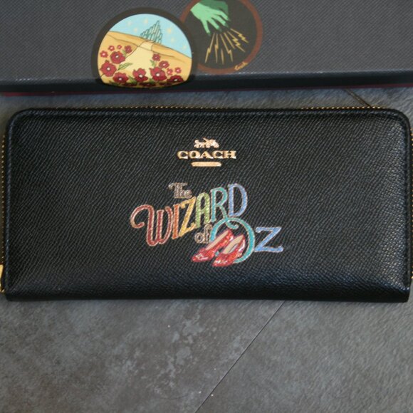 Coach Wizard of Oz Wallet - NIB Limited Edition - Picture 9 of 9